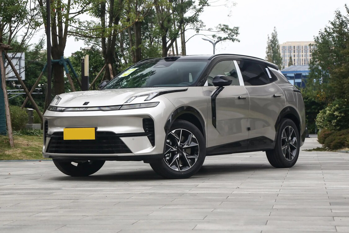 Lynk & Co 08 EM-P