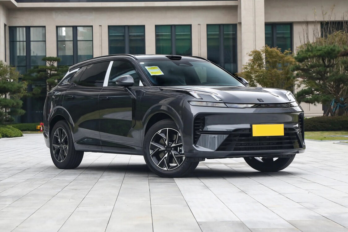 Lynk & Co 08 EM-P