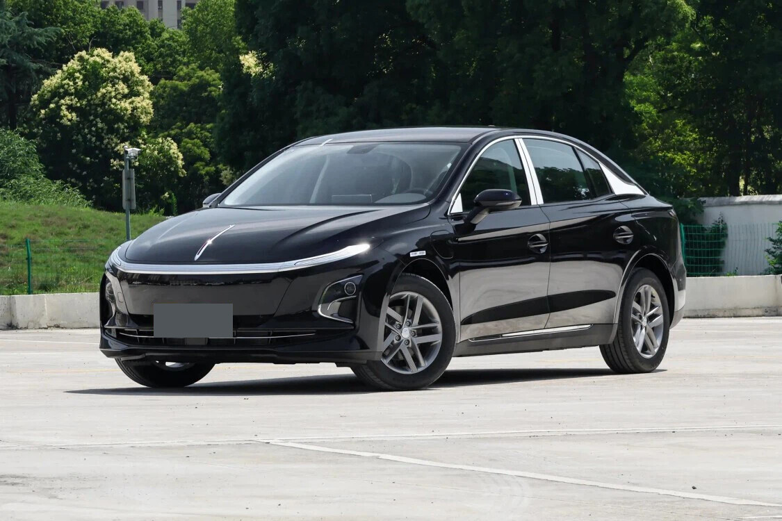 Hongqi E-QM5  2025