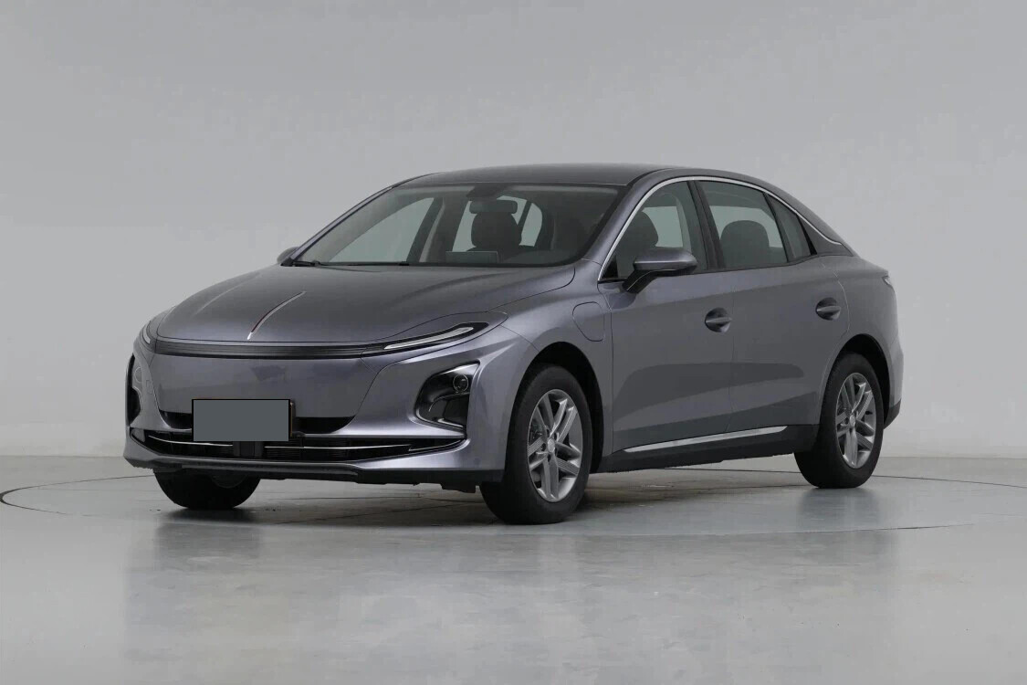 Hongqi E-QM5  2025