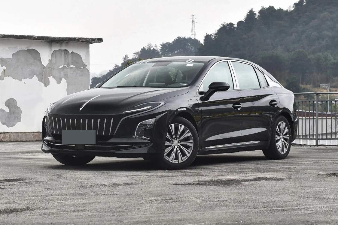 Hongqi E-QM5  2024