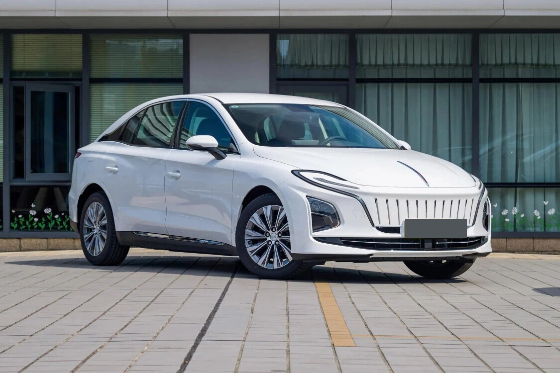Hongqi E-QM5  2024