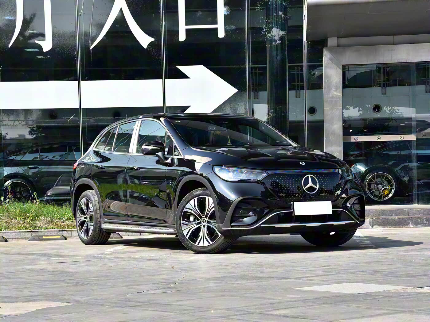 EQE SUV