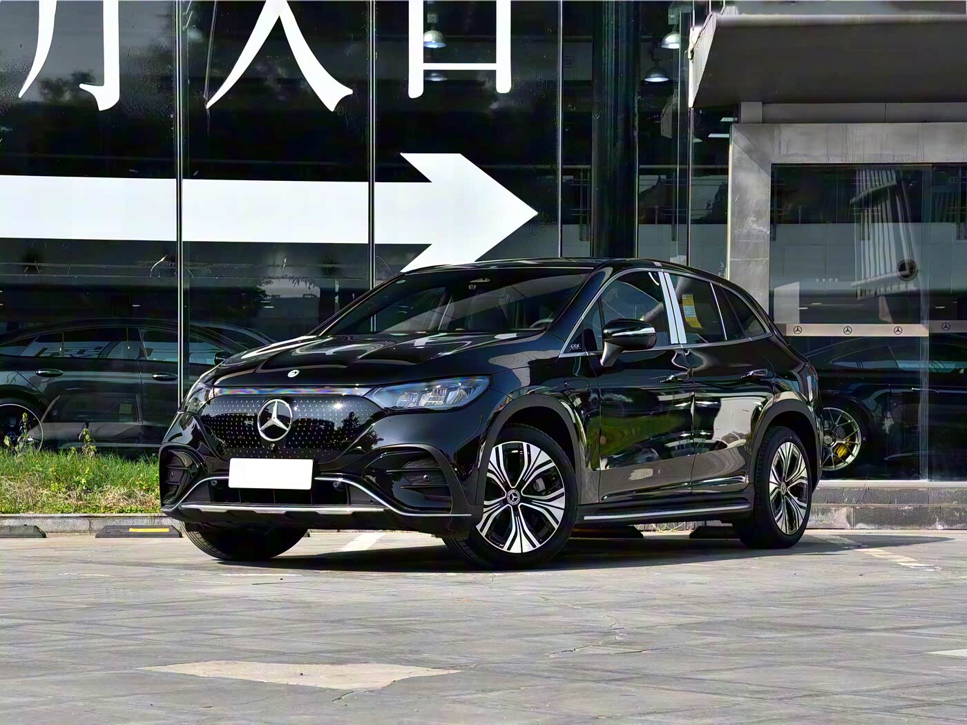 EQE SUV