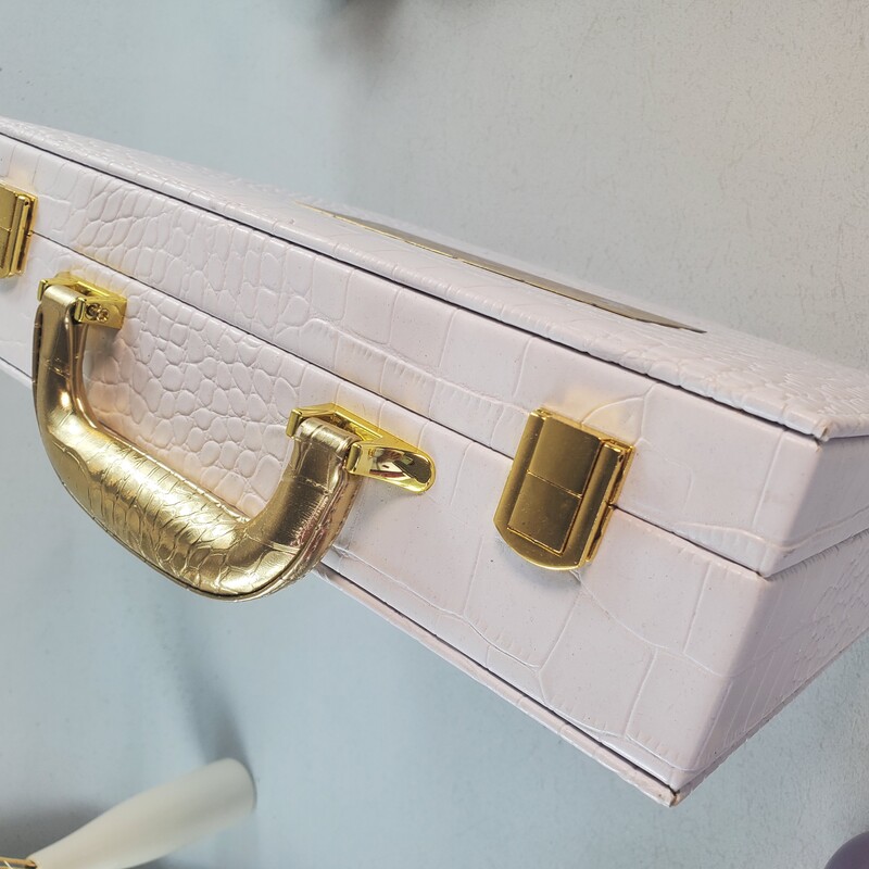 Metal Handle Gift Perfume Leather Cosmetic Packaging Box Wood Custom Logo Luxury Golden Arabic Leather Box with Hinged Lid