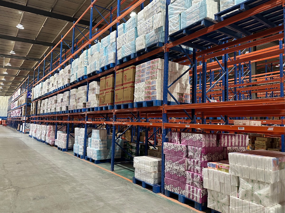 Pallet racks - supermarket storage