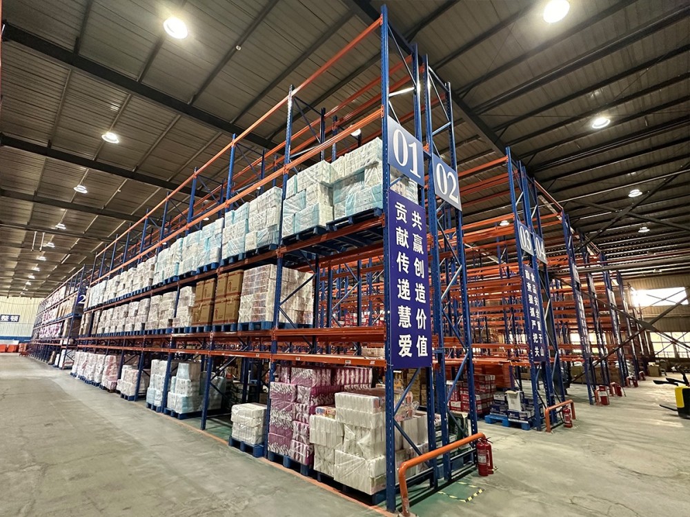 Pallet racks - supermarket storage