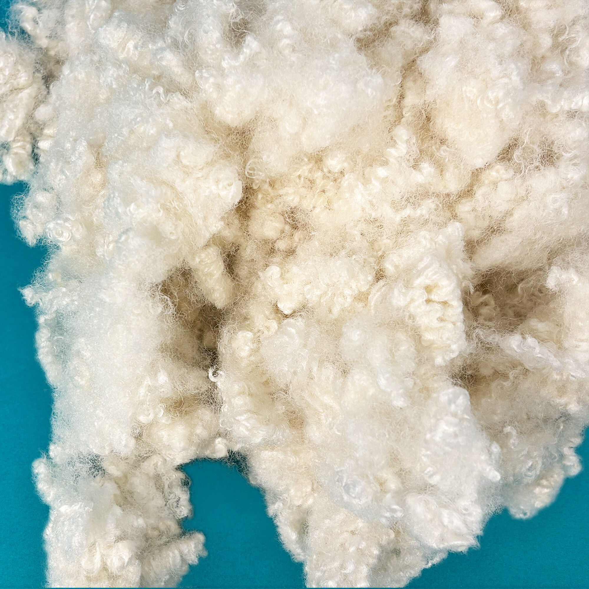 100% recycled polyester fiber with high elasticity and good pressure resistance.