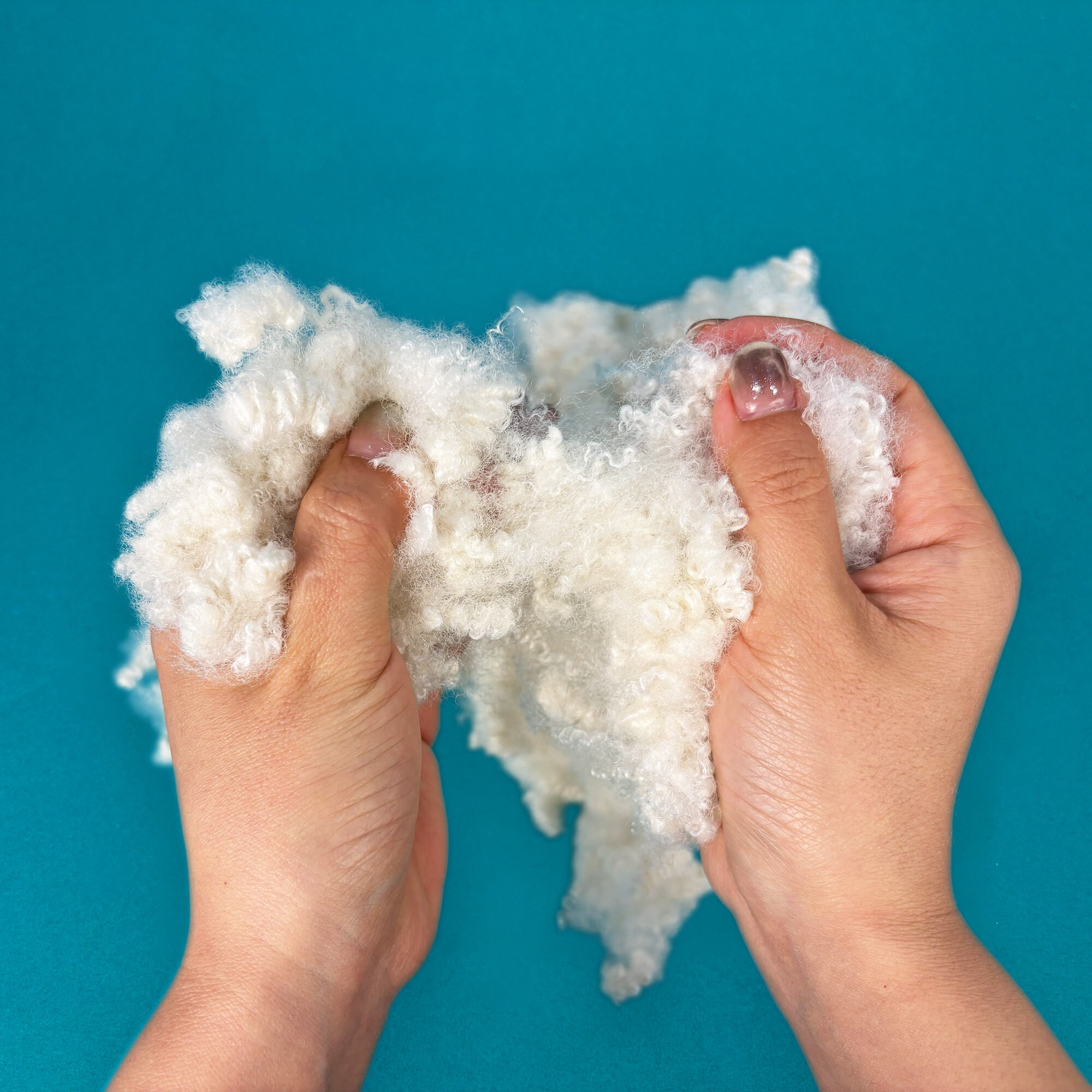 100% recycled polyester fiber with high elasticity and good pressure resistance.