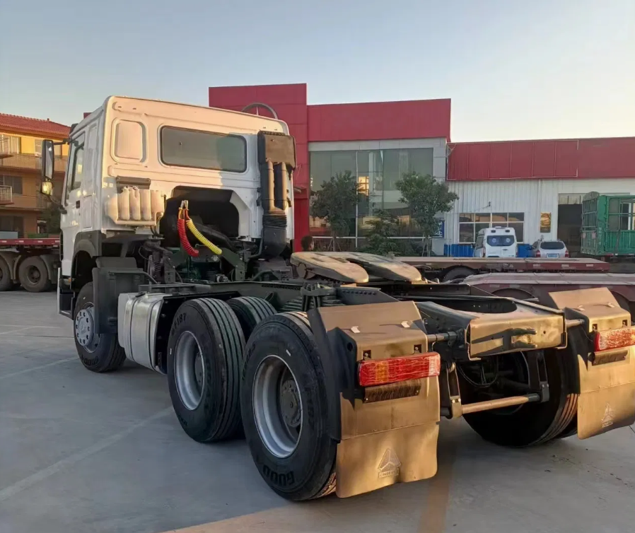 2014 - 2020 Sinotruck HOWO Tractor 371HP 375HP 40 50 60 100tons Used 10 Wheeler 6*4 Used HOWO Tractor Head Truck