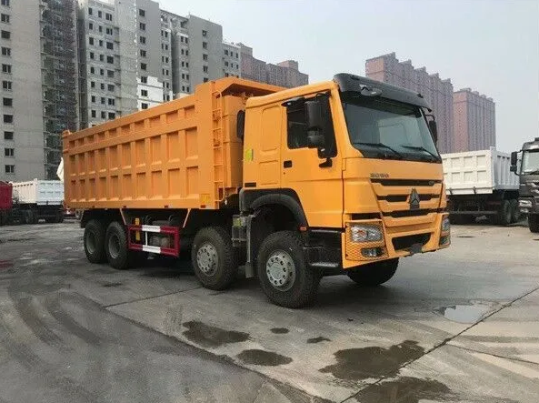 Used Sinotruck 8X4 Dump Truck with Box and Tire, HOWO 371HP 375HP 400HP Dump Tipper for Sale in China