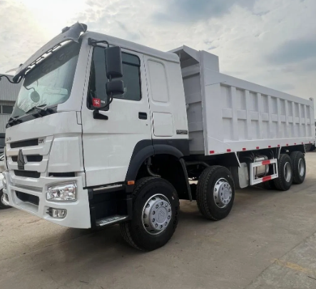 Sinotruk HOWO Dump Truck 371-450HP 6X4 8X4 31-40 Tons Sand Mining Diesel Driven Dump Truck