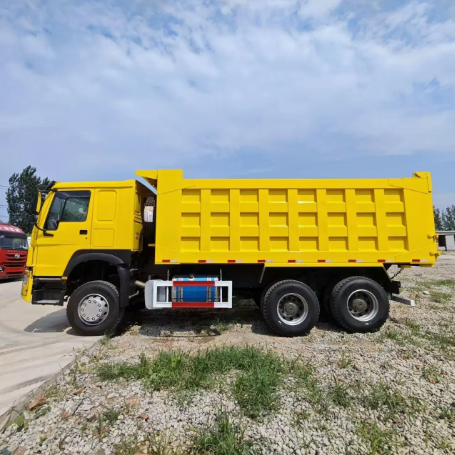Fast Unloading Middle-Lifting Dump Truck for High-Rise Building Projects