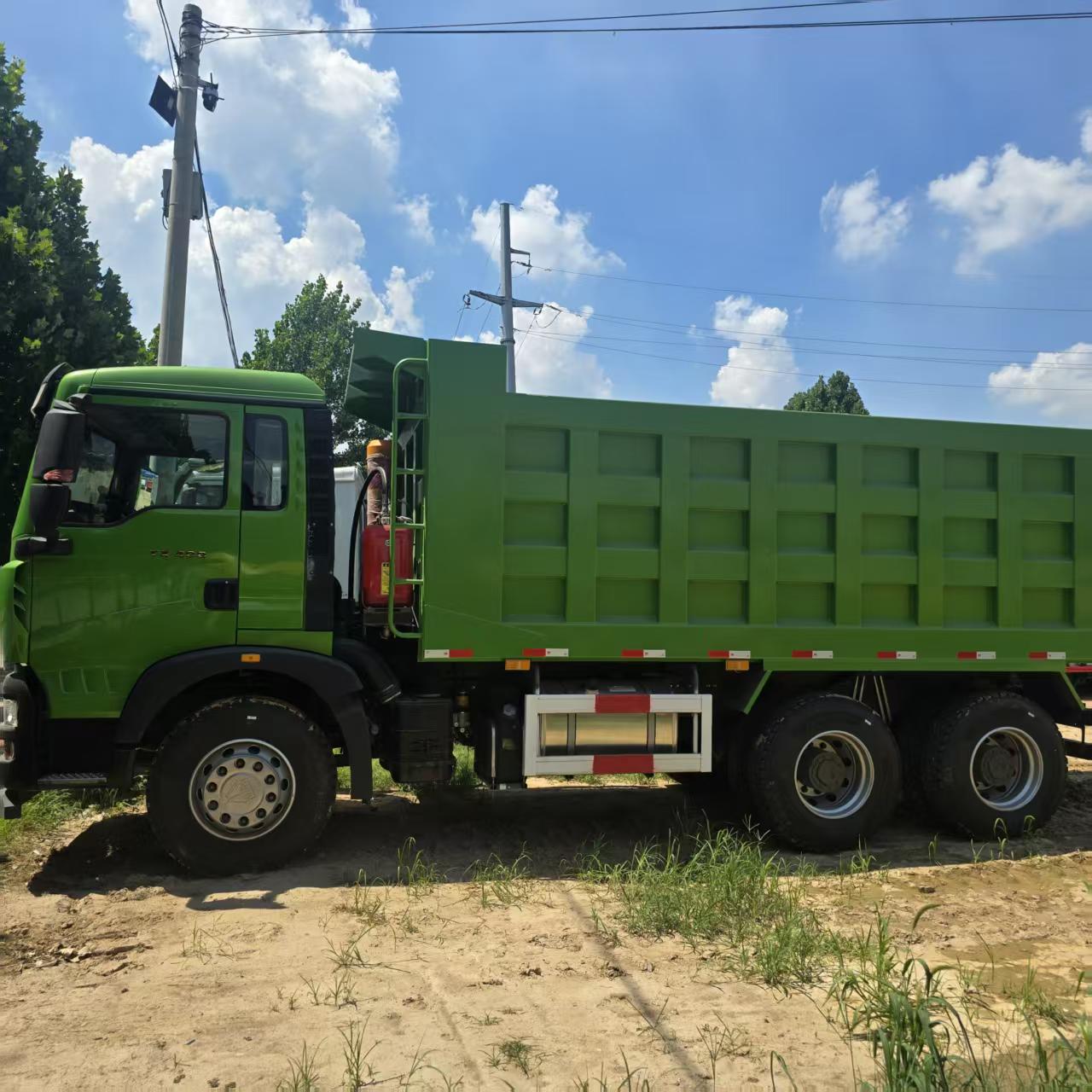 Stock! 10 Units Sinotruk 400HP Dumptruck 50ton Front Hoist to Nigeria Port