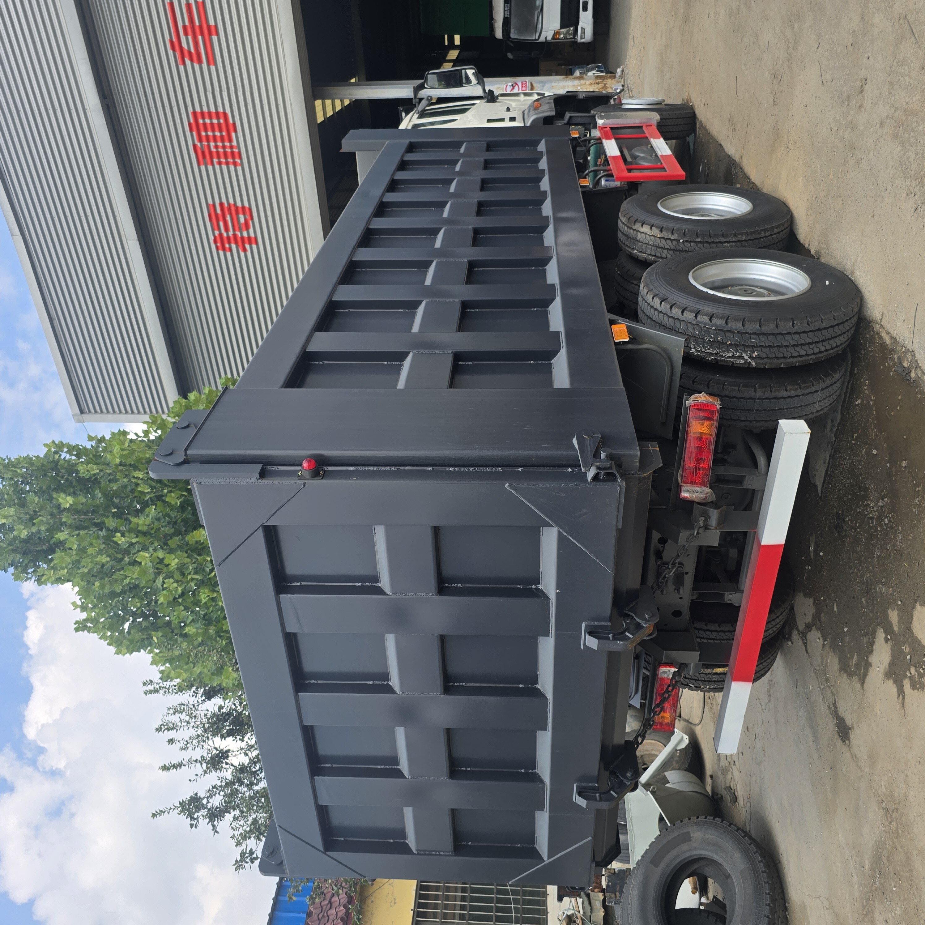 Shacman H3000 6X4 Euro II Emissions Are Used for Long-Distance Transportation of Cheap Used Dump Truck Dumper Truck Tipper Truck