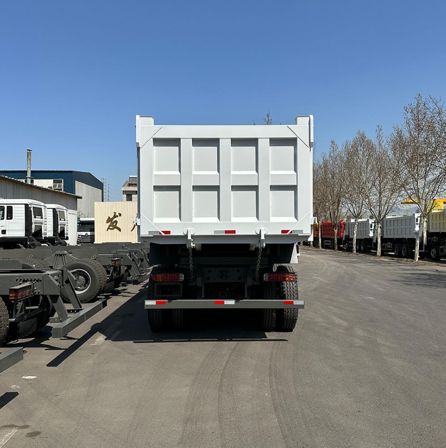 2020 China HOWO Dump 12 Wheel 8X4 6X4 Sinotruk 371HP 30-50 Tons Sand Mine Dump Truck