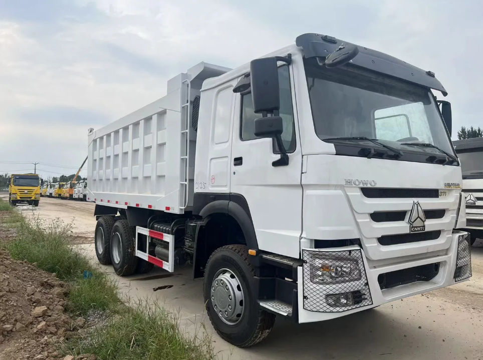 Used 2017-2021 Sinotruk Haohan 8X4 Right-Hand Drive Left-Hand Drive Dump Truck HOWO Nx 10 12-Wheel 371-400HP