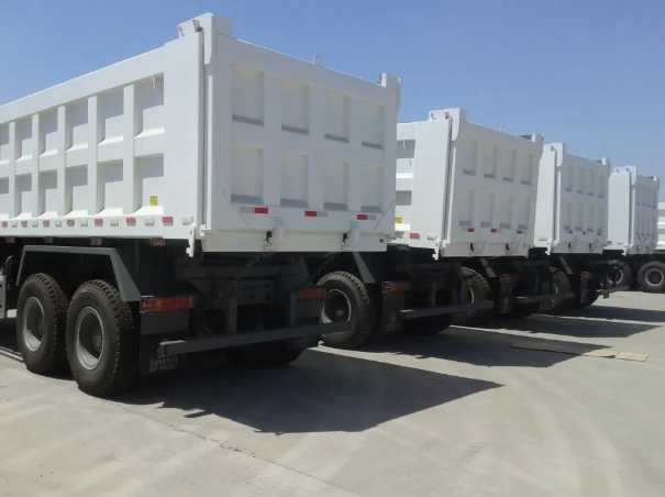 Used 2017-2021 Sinotruk Haohan 8X4 Right-Hand Drive Left-Hand Drive Dump Truck HOWO Nx 10 12-Wheel 371-400HP