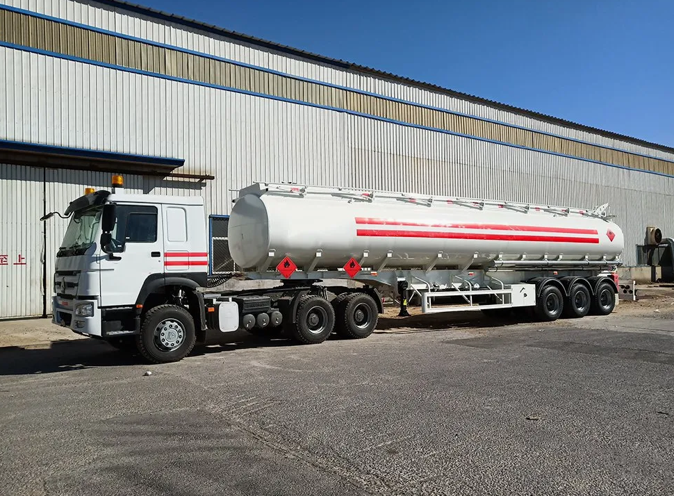 3 Axles 30000L-50000L Carbon Steel/Stainless Steel/Aluminum Alloy Tank/Tanker Truck Semi Trailer for Oil/Fuel/Diesel/Gasoline/Crude
