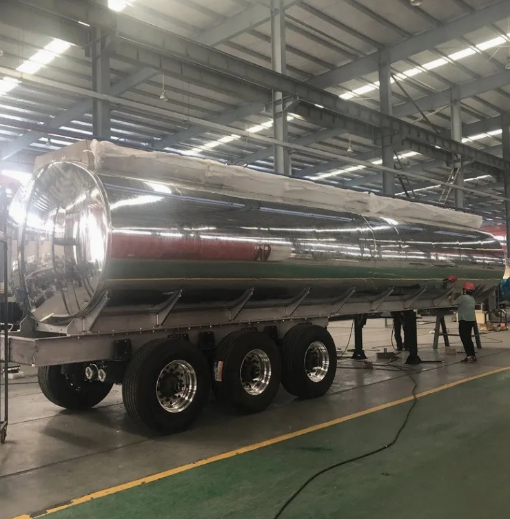 3/4 Axle 40cbm 50cbm Carbon Steel/Stainless Steel/Aluminum Alloy Tanker Truck Semi Trailer for Milk/Diesel/Liquid/Oil/Fuel Transportion