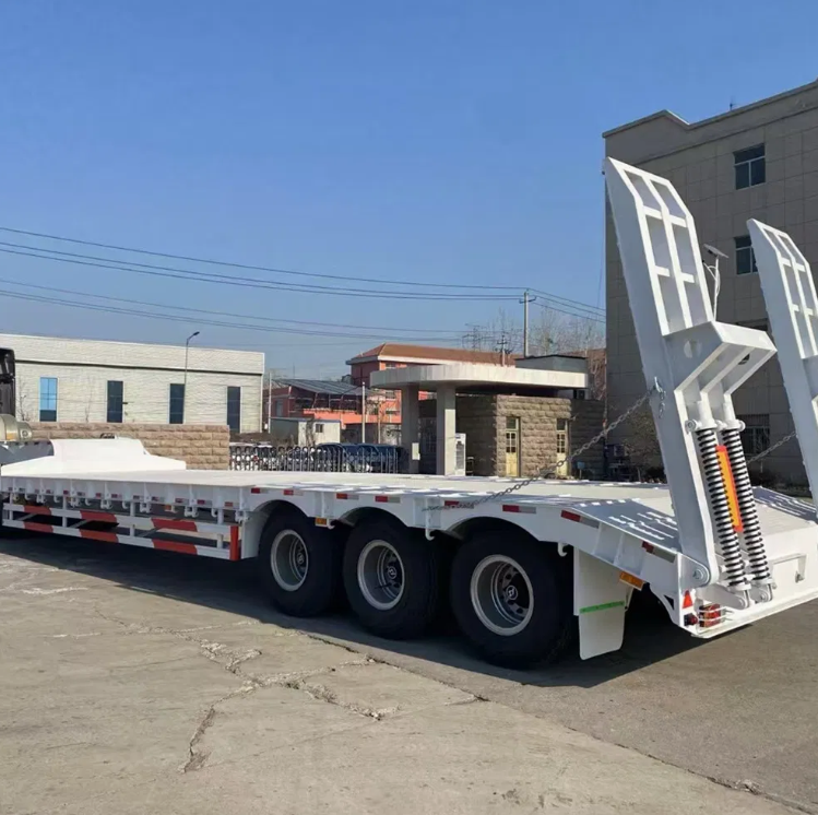 30/50/60/100 Tons Capacity 3/4/5/Axles Heavy Duty Lowbed Semitrailer for Construction Equipment Transport with Hydraulic Ramps