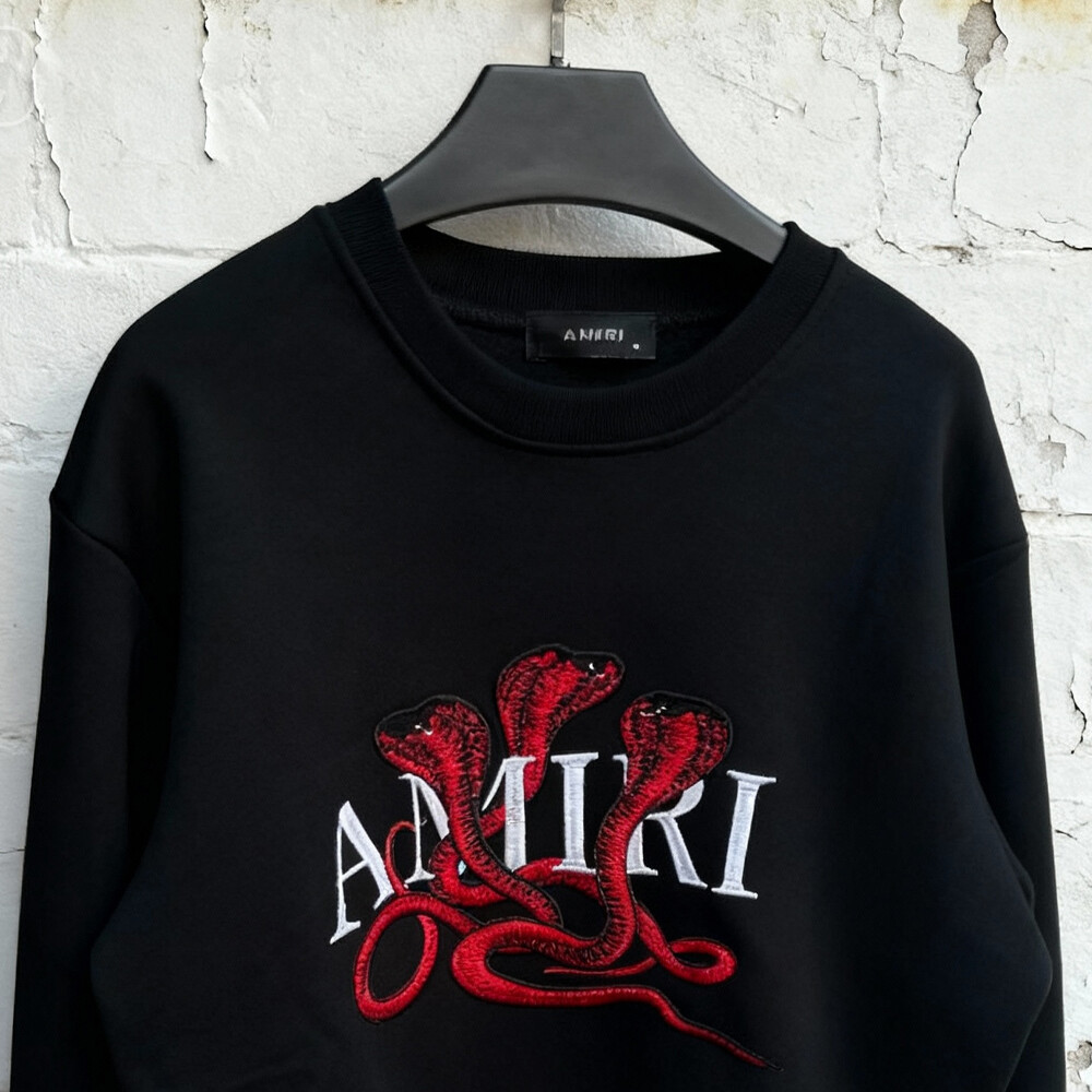 Wholesale and customization of 380g regular style cotton black Gothic knitted streetwear with animal embroidery machine-sewn long-sleeved T-shirts