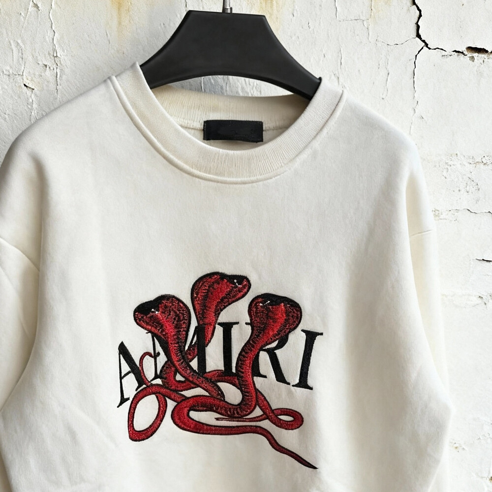 Wholesale and customization of 380g regular style cotton black Gothic knitted streetwear with animal embroidery machine-sewn long-sleeved T-shirts