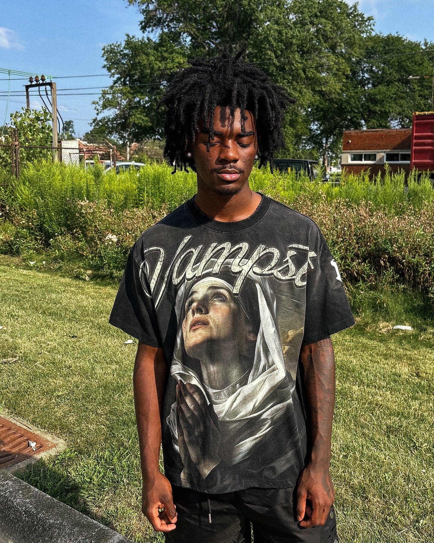 100% cotton embossed custom printed figure pattern knitted fabric men's streetwear retro T-shirt manufacturer