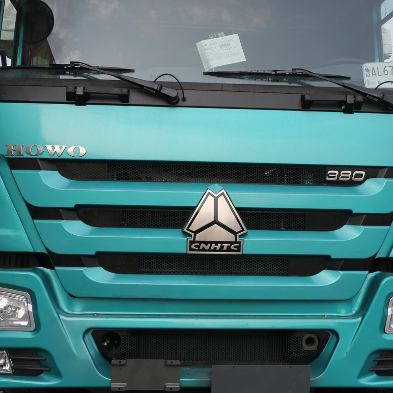 Heavy Sinotruk Duty Truck HOWO 380 HP 6X4 10 Wheels Horse Truck