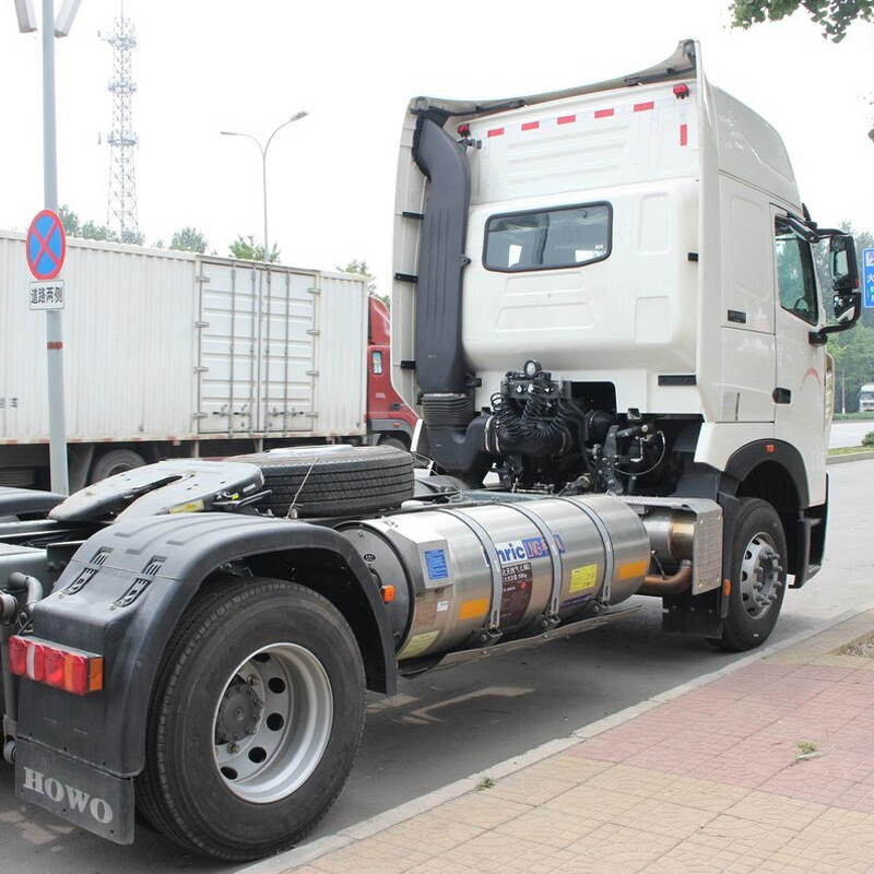 Used HOWO T7h 4*2 440 HP Euro 5 Truck Head Tractor for Sale