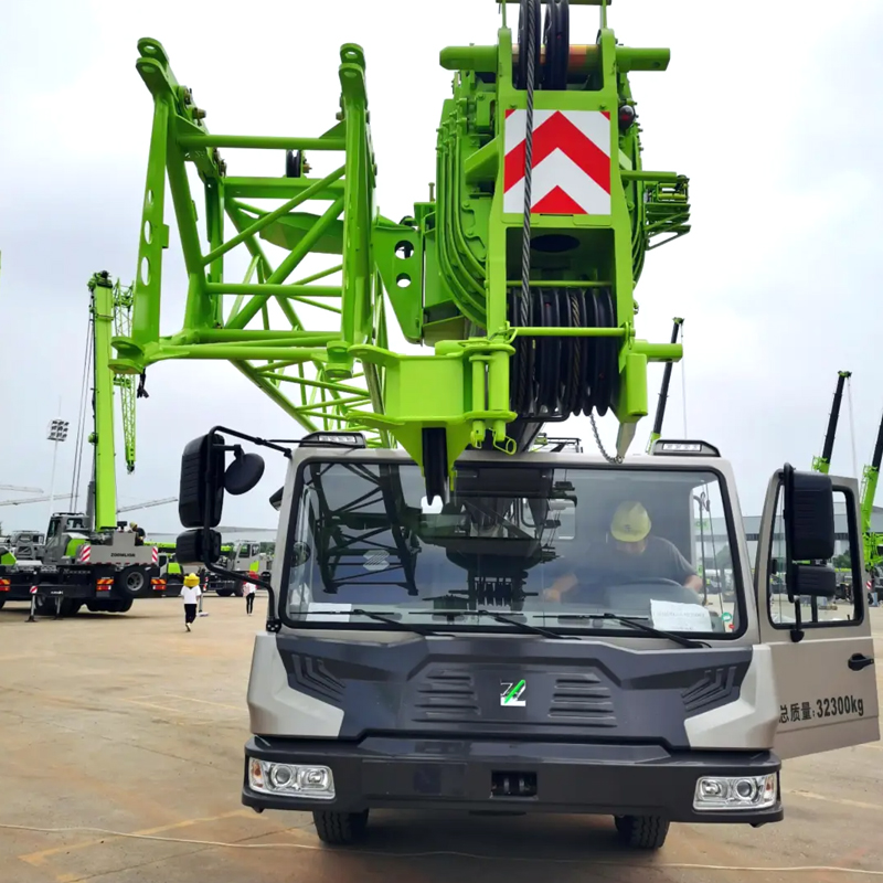 ZOOMLION 25 Ton ZTC250A Heavy Truck Crane