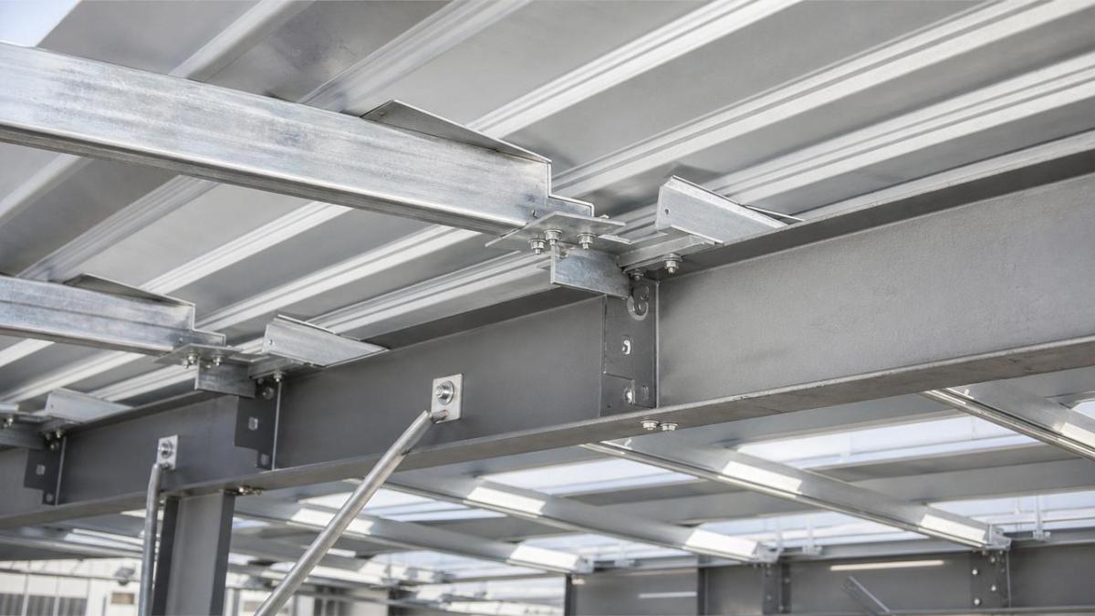How to size a steel purlin for stable roof support