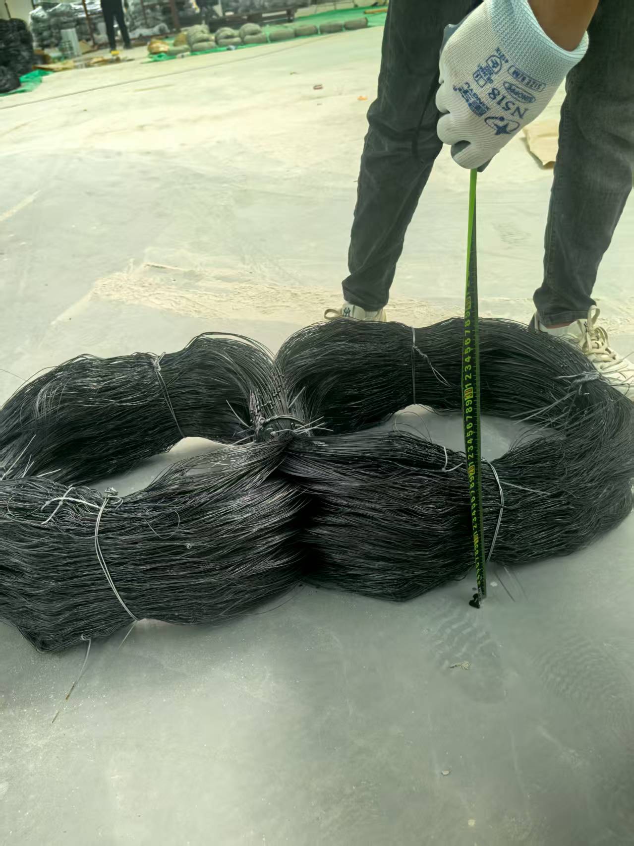 China Manufacturer Low Visibility Four-tier Mesh Entanglement Circular Security KN Wire Mesh Barrier