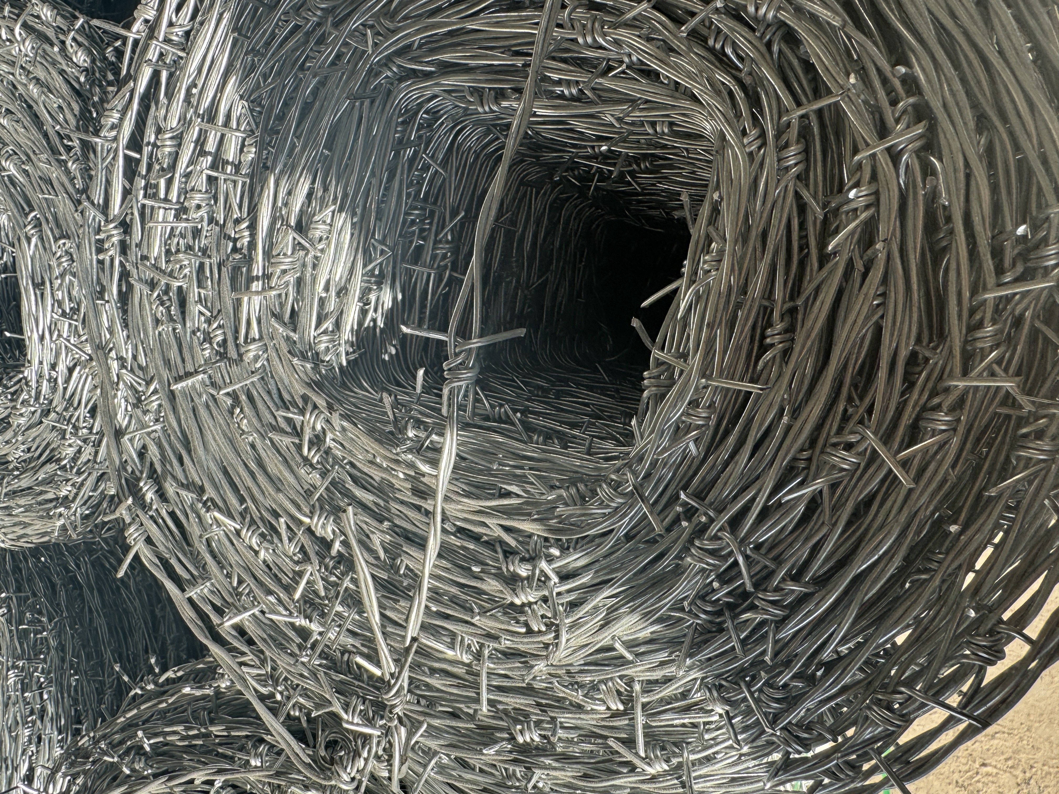 13# Hot-dip Galvanized Barbed Wire 12.5cm barb spacing