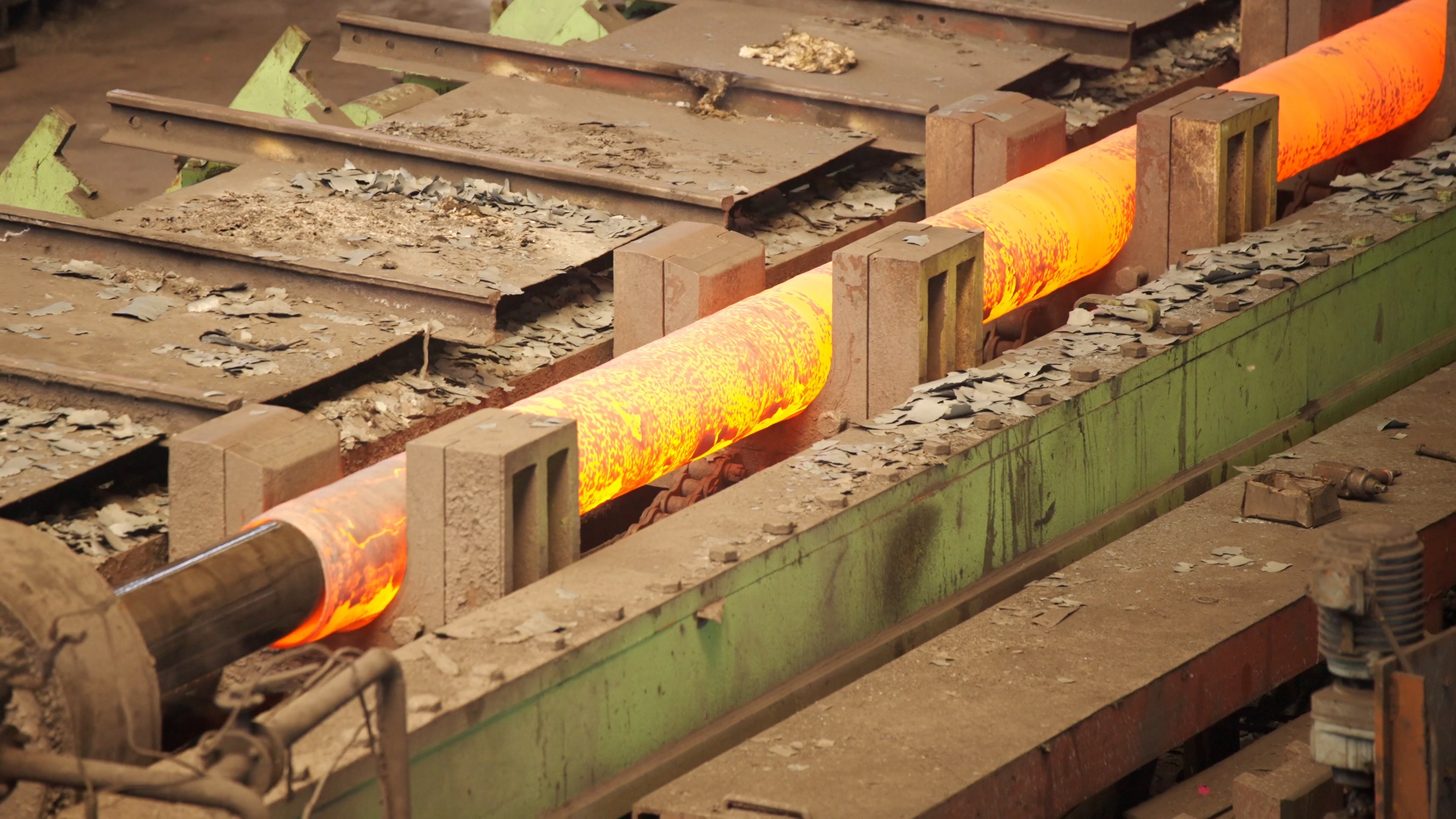 China Source Factory with 20+ Years Experience｜One‑Stop Sourcing Solution for Medium‑Heavy Wall Seamless Steel Pipe & Full Range Steel Products