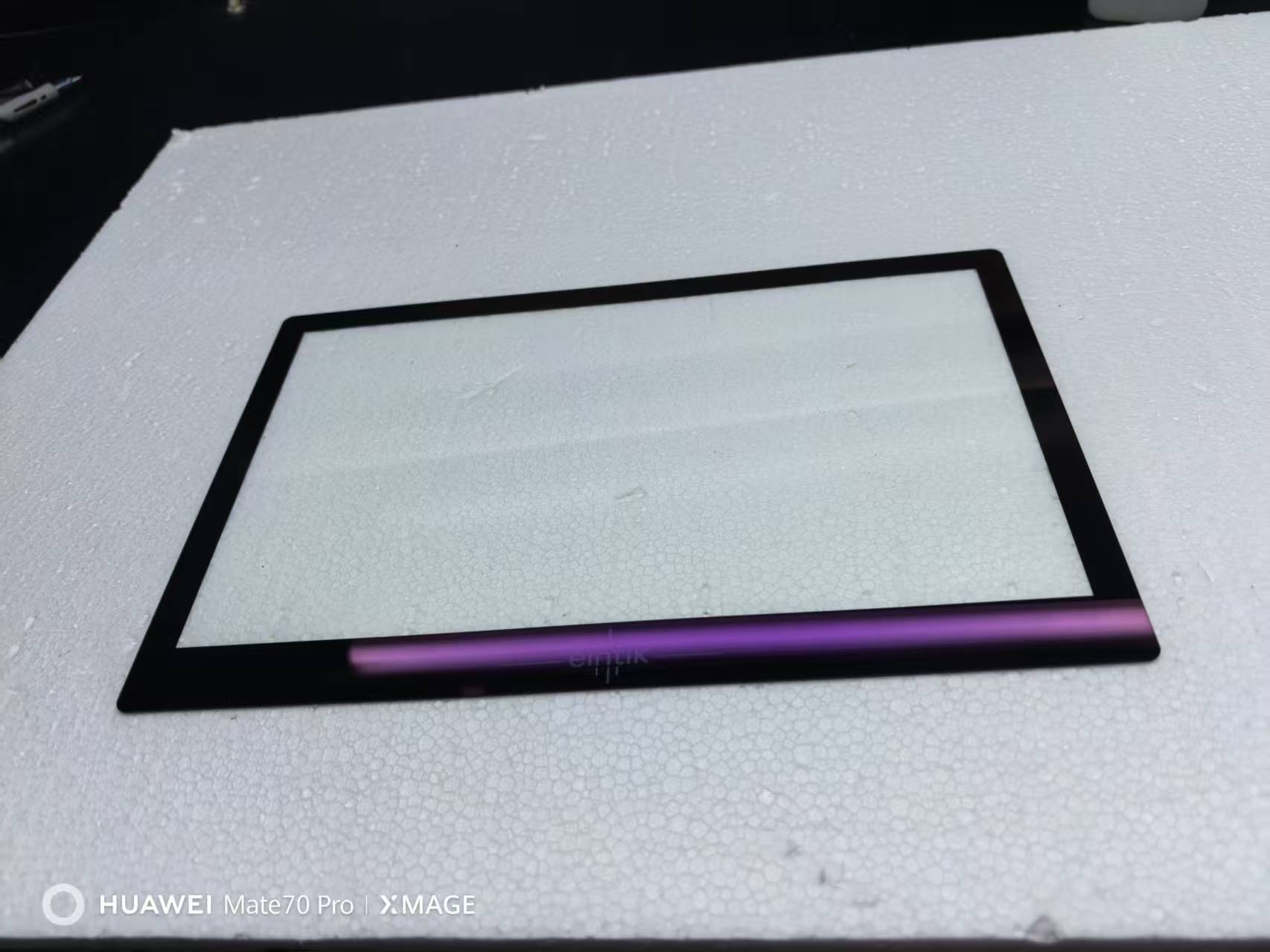AF anti pollution and anti fingerprint glass: technology empowers to create a clean and seamless visual experience