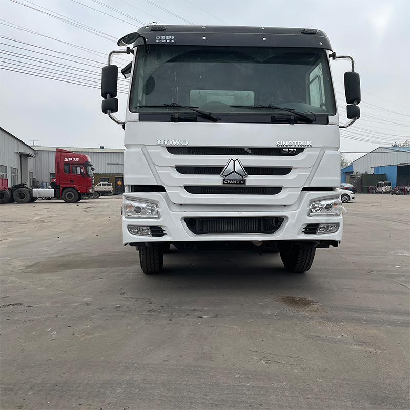 SINOTRUK HOWO 8x4 Concrete Mixer Truck Large Capacity High-Performance Cement Mixer