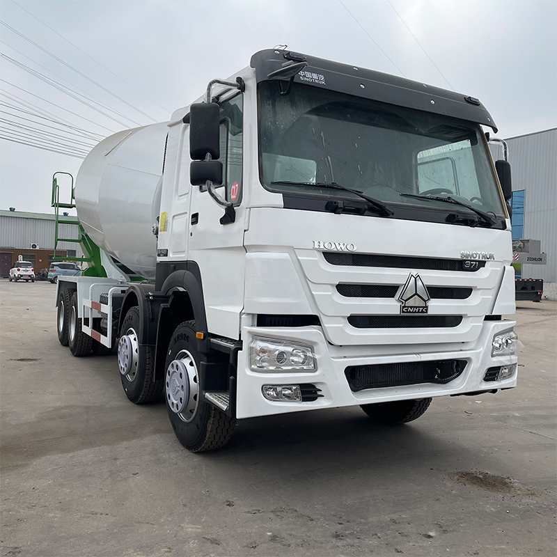 SINOTRUK HOWO 8x4 Concrete Mixer Truck Large Capacity High-Performance Cement Mixer