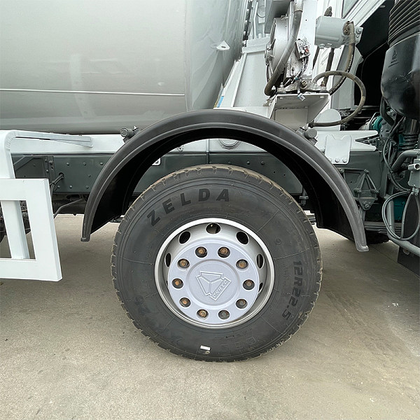 豪沃8x4混凝土搅拌罐详情5