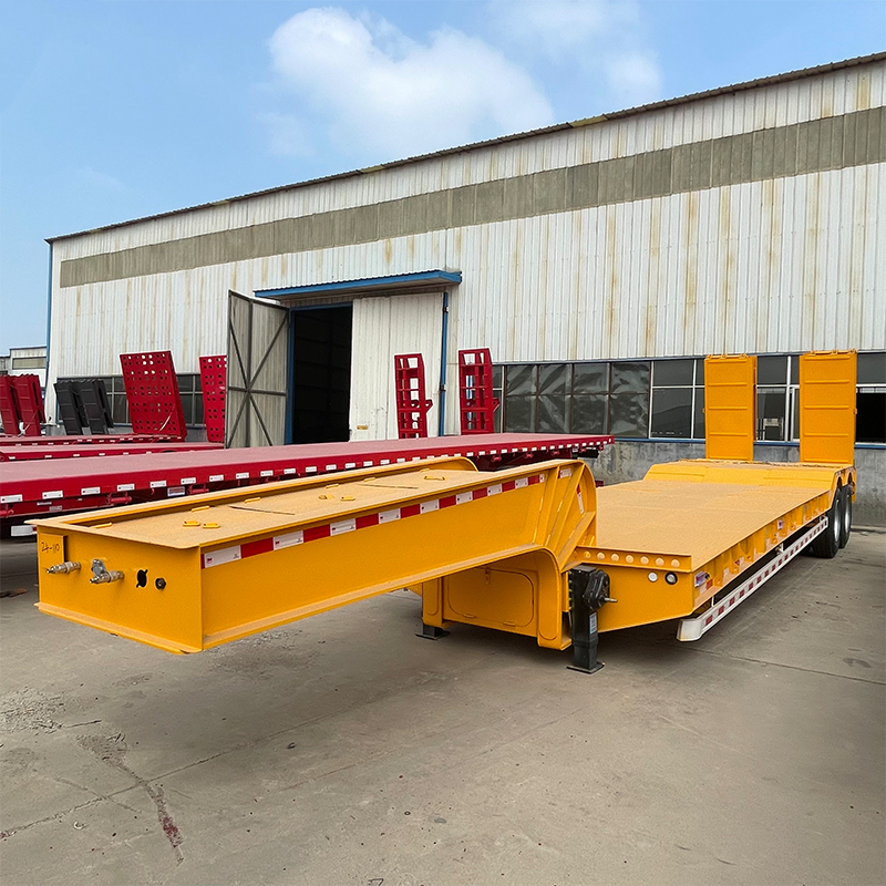 Low flatbed semi-trailer
