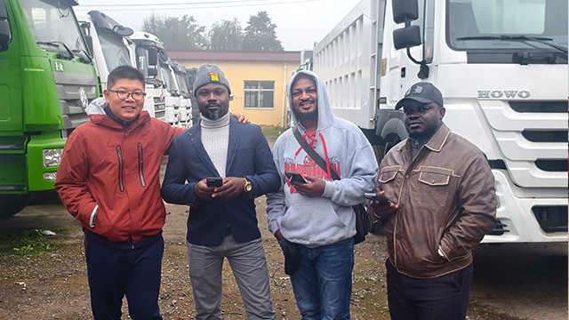 Customer From Nigeria Came To The Aorun Factory To Purchase Dump Trucks