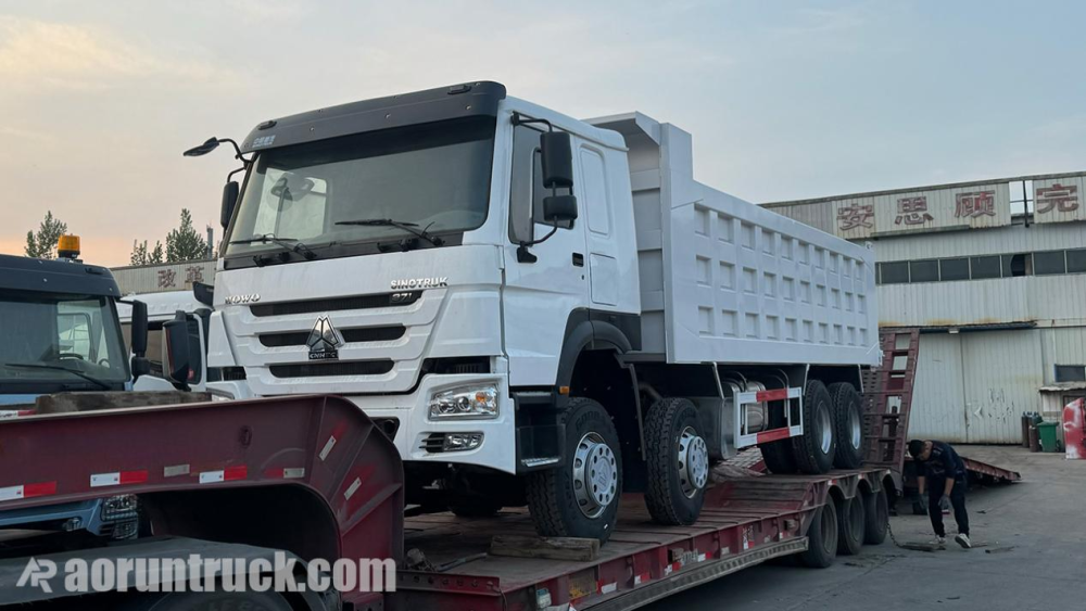 12 wheels HOWO dump truck was sent to the Port of Lagos Nigeria