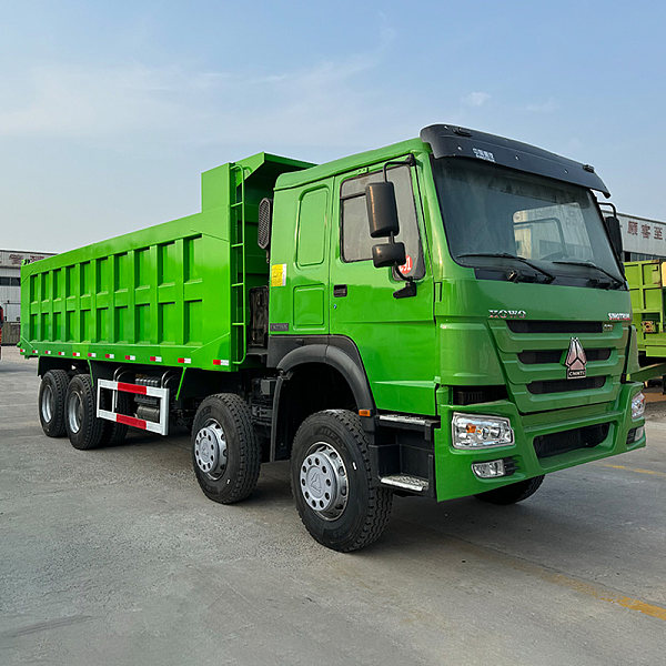 豪沃绿色8x4自卸主图2