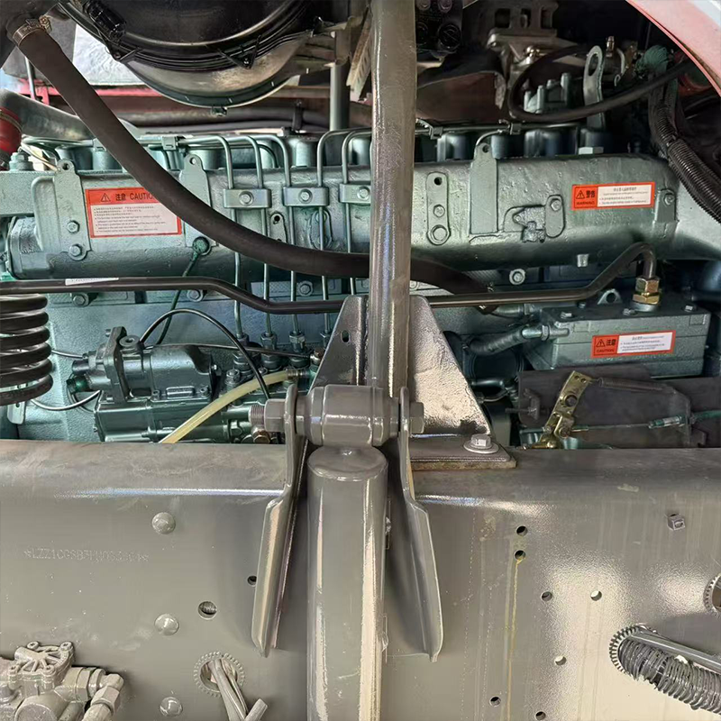 SINOTRUK HOWO Tractor Head 4x2, 6x4 Truck Head | 371HP-430HP Heavy Duty Towing