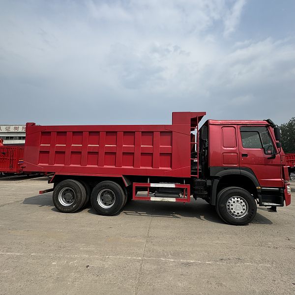豪沃6x4自卸红色详情5