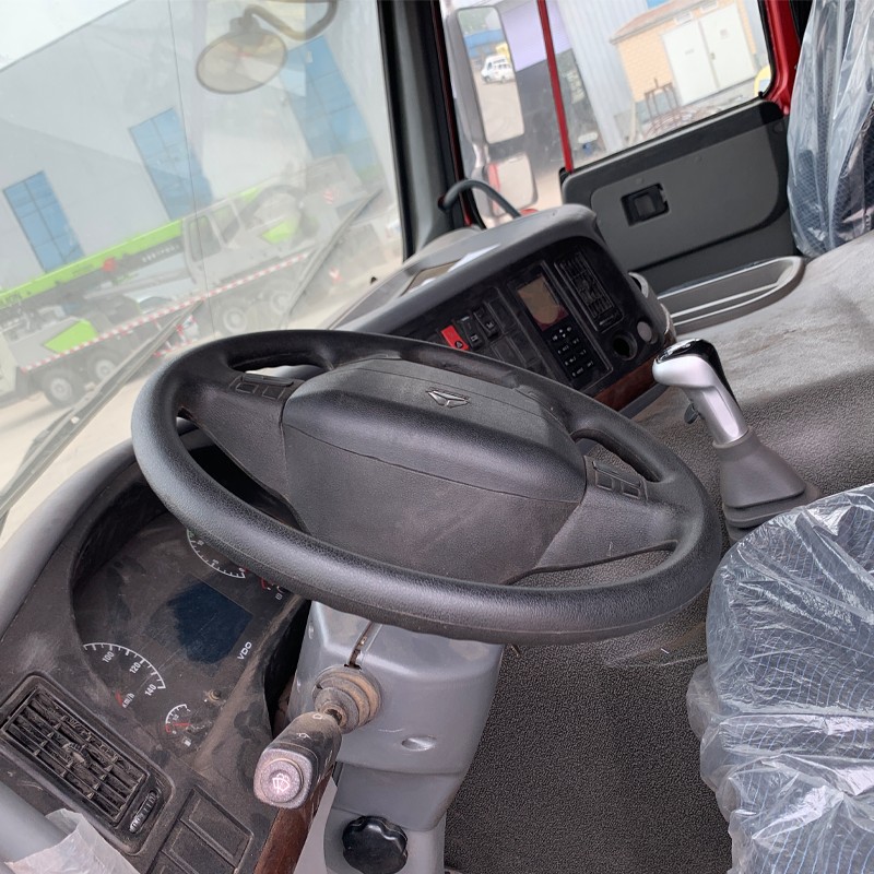 豪沃红色8x4自卸详情10 豪沃红色8x4自卸详情10