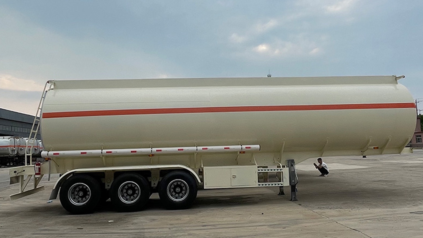 3 Axle Tank Semi-Trailer