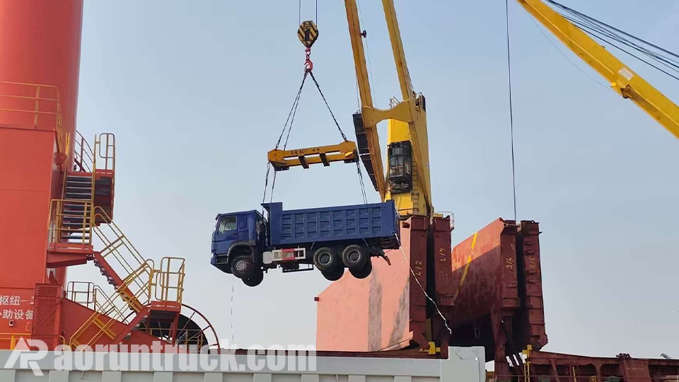 Sinotruck Howo 6x4 371 HP Dump Trucks Shipped to Mauritius