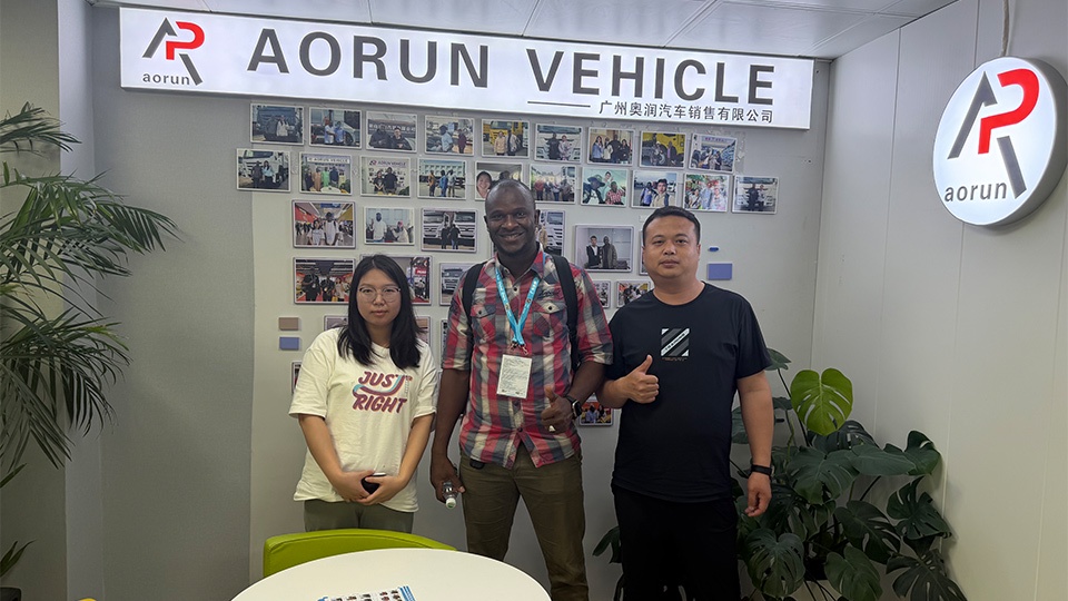 Mali Client Visits Aorun Guangzhou Office | Custom 3-Axle Fence Semi-Trailer