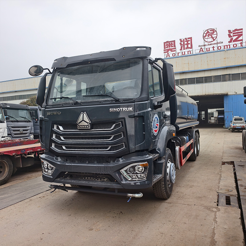 Howo NX 6x4 Water Sprinkler Truck